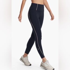 💕 LIKE NEW Vuori Evolve Lunar Leggings in Navy - Sz Medium
